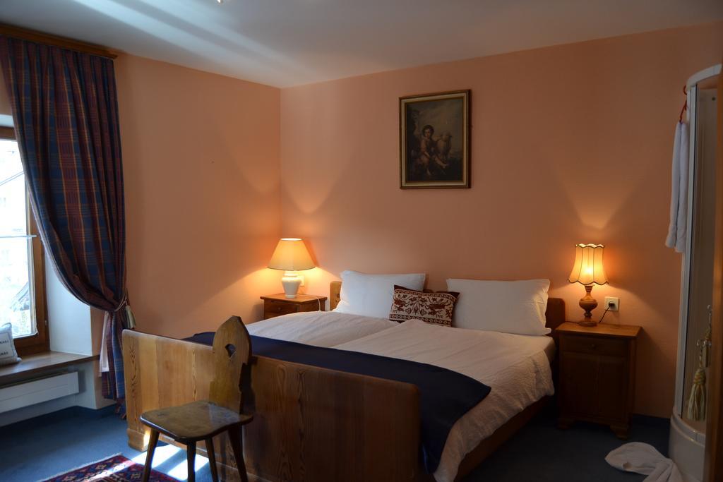 Garni Fluela Susch Hotel Kamer foto