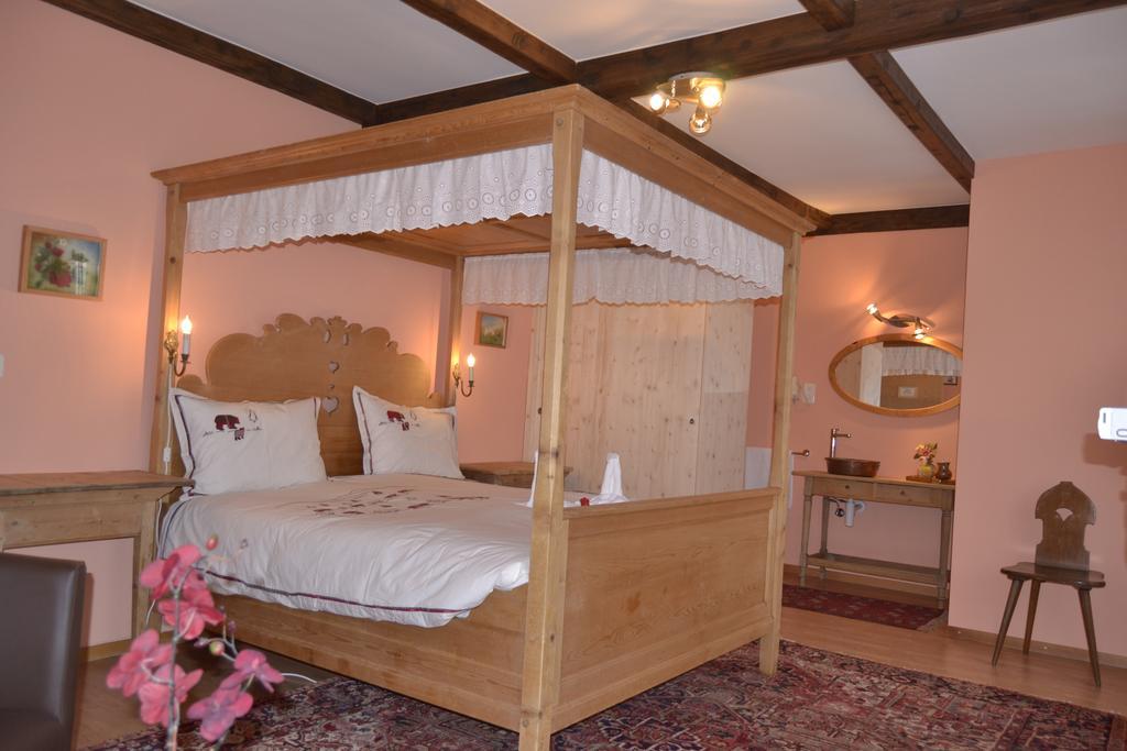 Garni Fluela Susch Hotel Kamer foto
